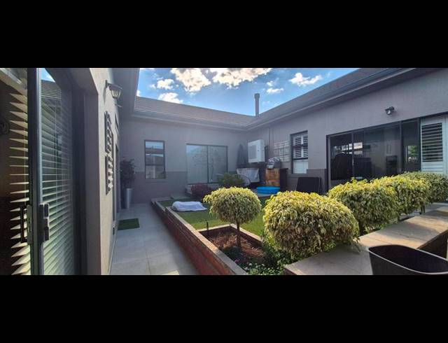 4 BEDROOM HOUSE FOR SALE IN MIDSTREAM RIDGE